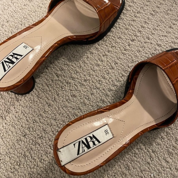 Zara Brown  Slipper Heels - Picture 2 of 3